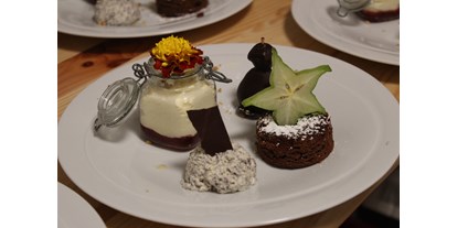 Essen-gehen - Brandenburg - Variierende hausgemachte frisch zubereitete Desserts - Schweizer Kaminstübli