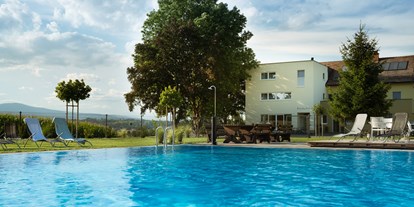 Essen-gehen - Preisniveau: €€ - Steiermark - Martinhof mit hauseigenem Schwimmbad - Gasthof Martinhof