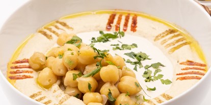 Essen-gehen - Deutschland - Hummus mit Tahini und Kichererbsen - Restaurant Feinberg's
