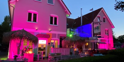 Essen-gehen - Mecklenburg-Vorpommern - Außenansicht Nacht - Restaurant feels EssBar