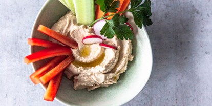 Essen-gehen - zum Mitnehmen - Österreich - Hummus mit Gemüse - Levantine taste