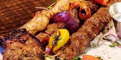 Essen-gehen - zum Mitnehmen - Levantinische gemischte Grillplatte - Levantine taste