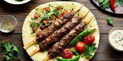 Essen-gehen - zum Mitnehmen - Levantinisches Lammfleisch Kebab - Levantine taste