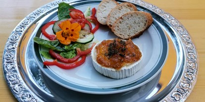 Essen-gehen - Art der Küche: italienisch - Chevré, belgische Ziegenkäserolle gebacken  - Villa Weidig CaféBar 