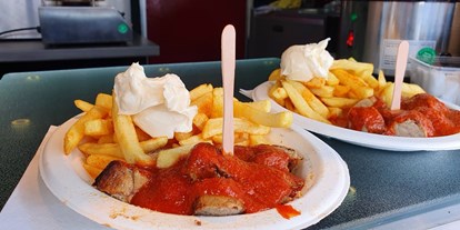 Essen-gehen - Deutschland - Pommes Currywurst Majo - Steffi's Pausenbox 