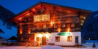 Essen-gehen - Preisniveau: €€ - Steiermark - Restaurant Landalm bei Nacht - Landalm