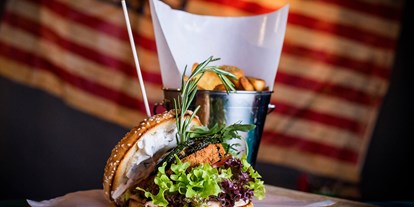 Essen-gehen - zum Mitnehmen - Österreich - Burger - Daimlers Bar & Late-Night-Grill